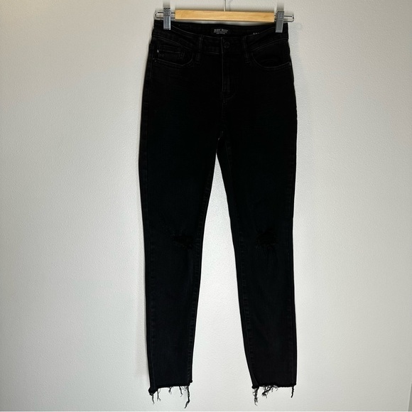 Judy Blue Lola Tapered Leg Black Jeans Distressed Knees Raw Hem Size 24 Women’s - Picture 2 of 11
